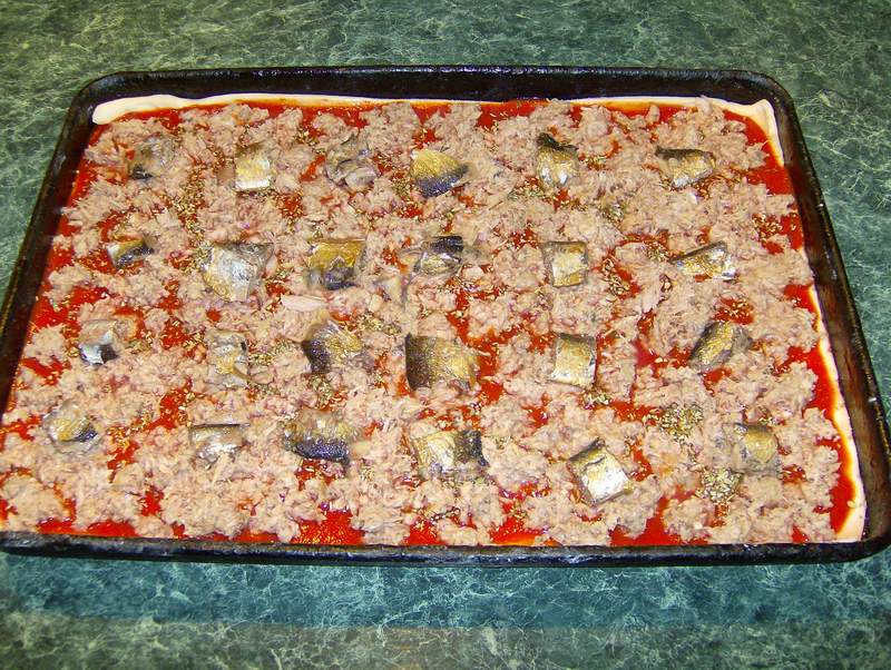 Pizza cu peste
