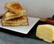 Sandvis prajit cu cascaval (Grilled cheese sandwich)-0