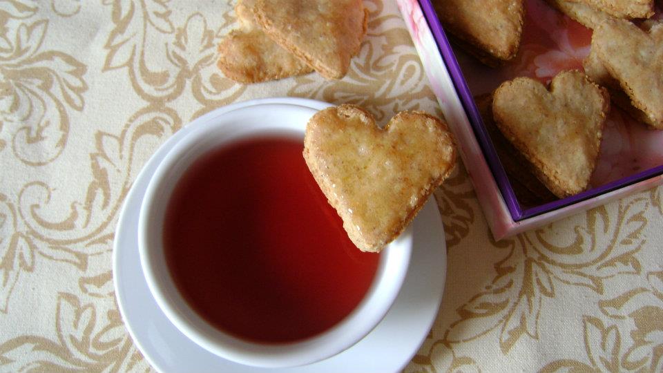 Biscuiti cu migdale (Amaretto heart-shaped biscuits)