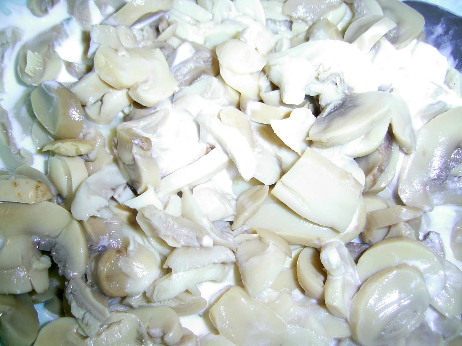 Salata de ciuperci cu cremwusti