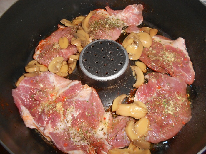 Ceafa de porc cu ciuperci