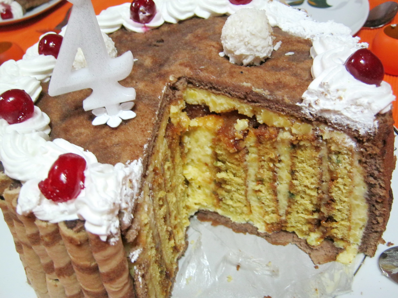 Tort spirala cu caramel si crema de vanilie