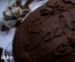 Tort Sacher cu glazura de ciocolata cu lapte-0
