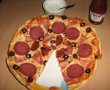 Pizza cu salam si sunca-7