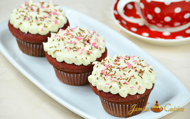 Red velvet cupcakes (reteta video)