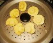 Piept de pui cu sos alb de piper si garnitura de ciupercute din cartofi-0