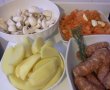 Carnati proaspeti cu cartofi si ciuperci la cuptor-1