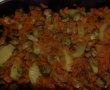 Carnati proaspeti cu cartofi si ciuperci la cuptor-4