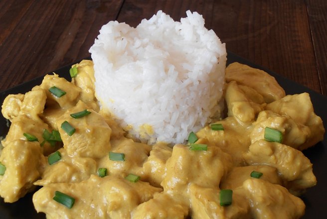 Pui in lapte de cocos si curry