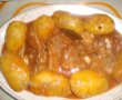 Pulpa de porc cu cartofi intregi in sos de cimbru si usturoi-5