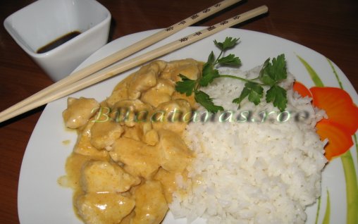 Retete Culinare - Pui Thai cu curry si lapte de cocos
