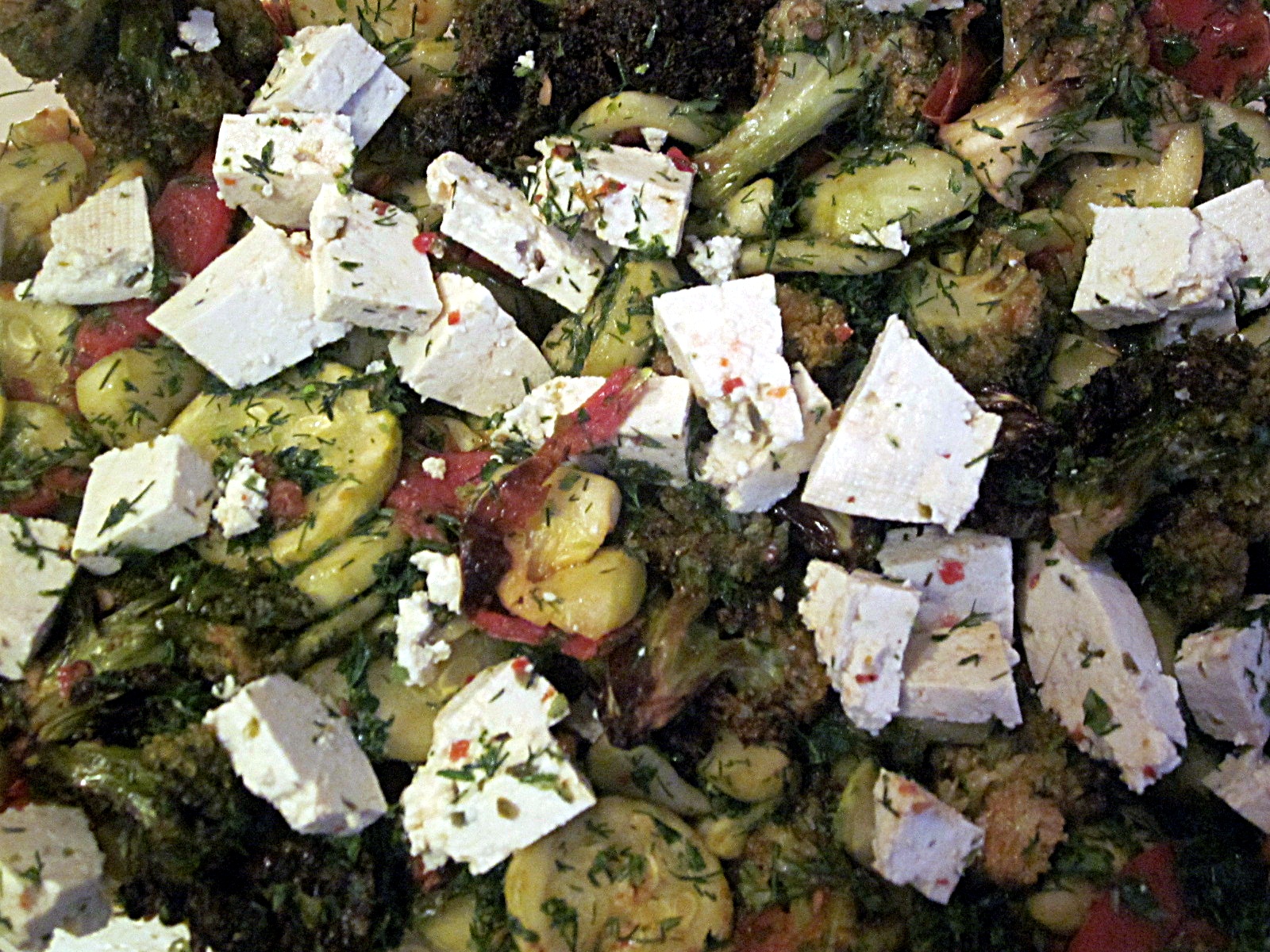 Salată cu legume și tofu