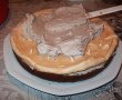 Tort cu crema de ciocolata, bezea si capsuni-1