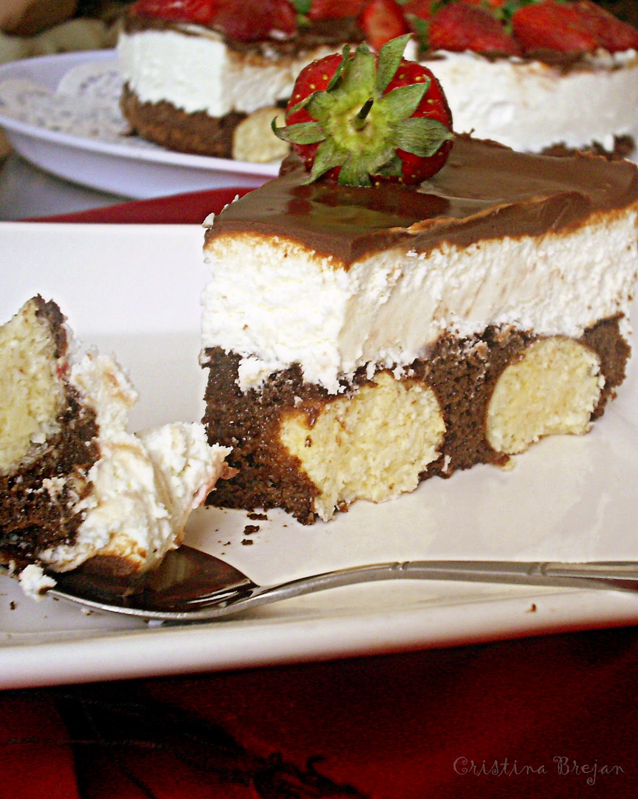 Cheesecake cu ciocolata si capsuni