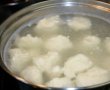 Reteta de preparare a papanasilor fierti cu branza dulce-4