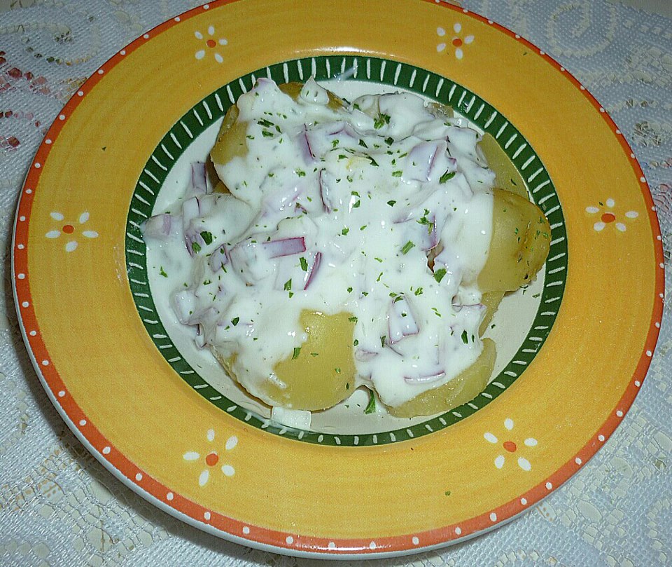 Salata de cartofi cu iaurt