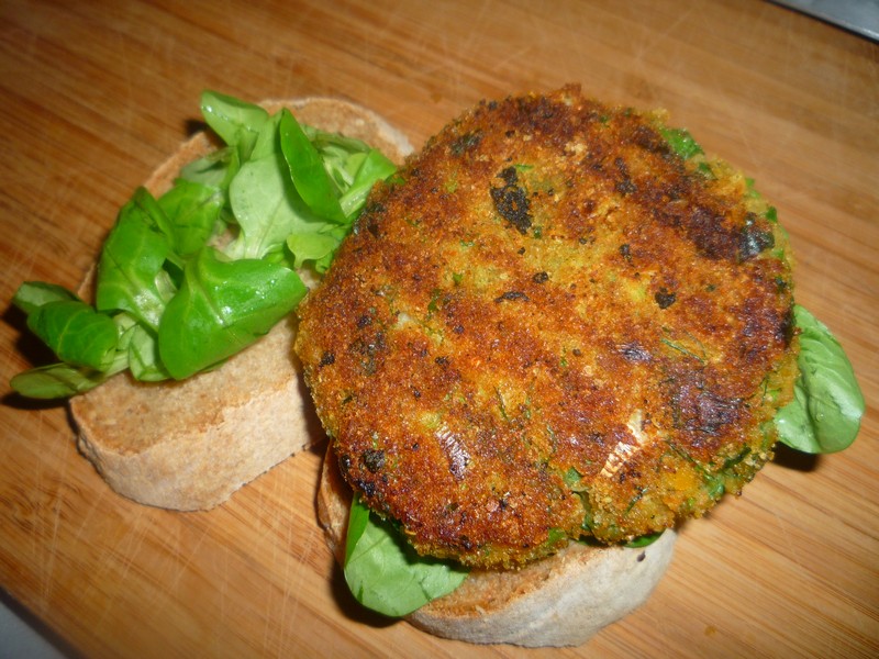 Hamburger vegetarian de linte si quinoa
