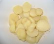 Cartofi noi fierti si prajiti cu mujdei de usturoi verde-1