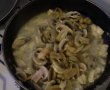 Piept de pui cu ciuperci champignons si smantana-2