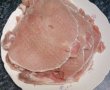 Rulouri din cotlet de porc umplute cu ciuperci in sos de rosii si pireu de cartofi-2