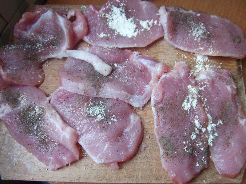 Cotlet de porc cu sos Aioli
