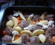 Chiftele din carne de vitel cu legume la cuptor-3