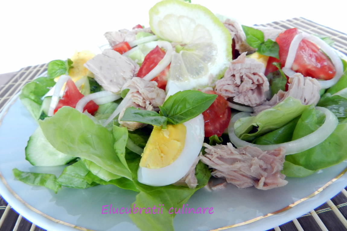 Salată verde cu ton