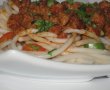 Spaghetti cu carne tocata in sos de rosii-10