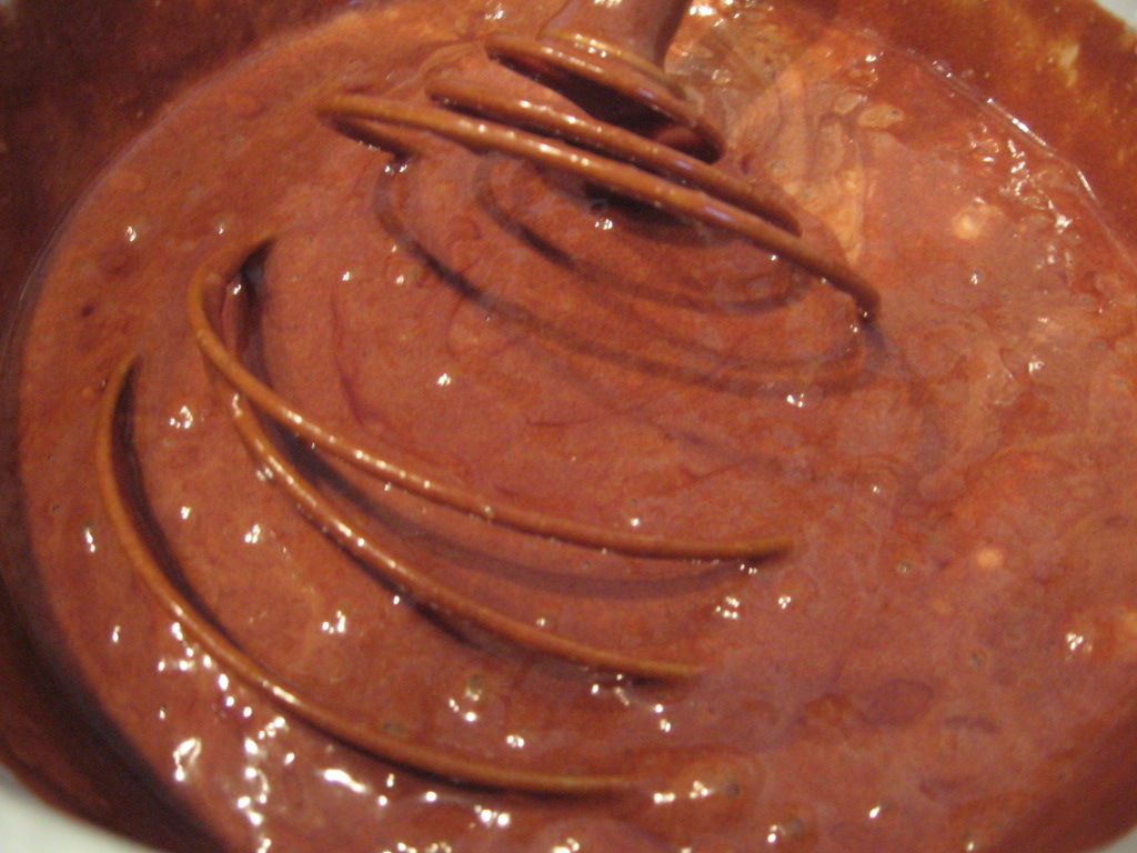Desert prajitura cu blat ciocolatos si budinca de vanilie