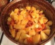 Tocanita de cartofi cu carnati afumati-2