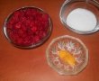 Prajitura cu crema de vanilie si sos de  zmeura-9