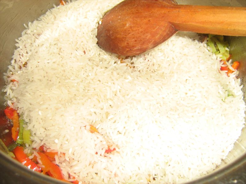 Pilaf de orez cu praz si curry