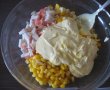 Salata de surimi cu porumb dulce-3
