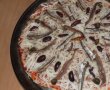 Pizza cu sardele si sardine-1