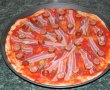 Pizza cu bacon si carnati de bere-5