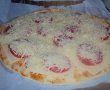 Pizza cu rosii si cascaval-1