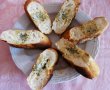 Mini sandvisuri cu usturoi si salam cu nuca-2