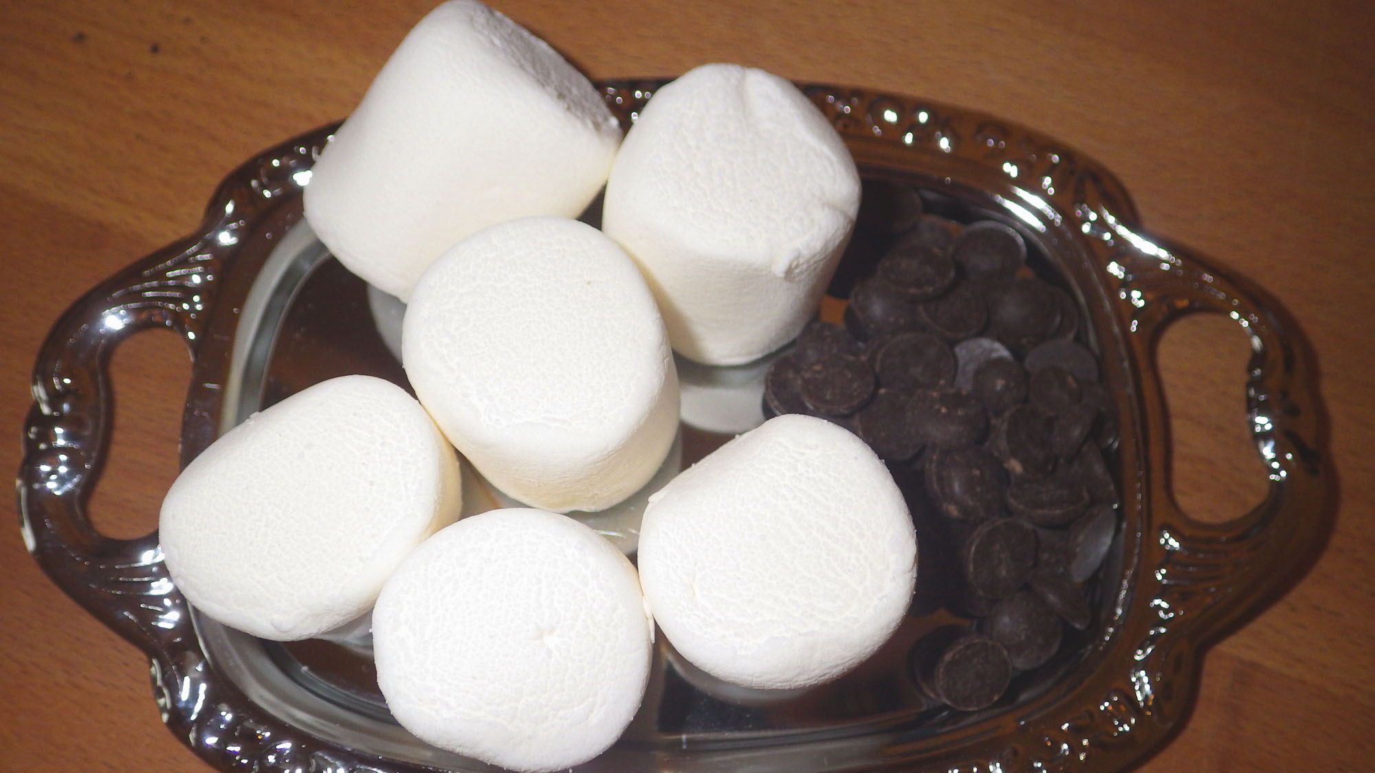 Ciocolata calda cu marshmallows