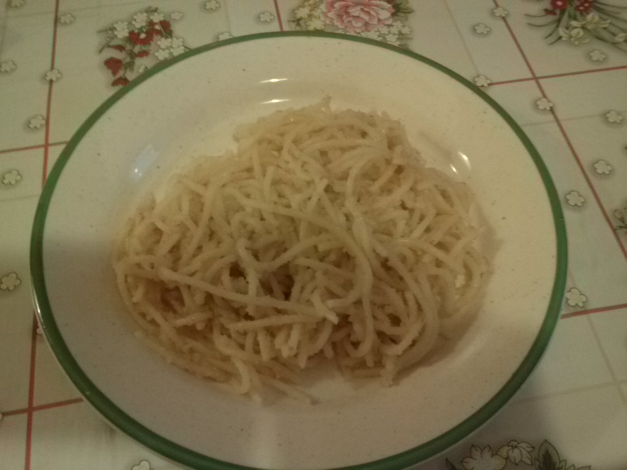 Spaghete cu pesmet si zahar