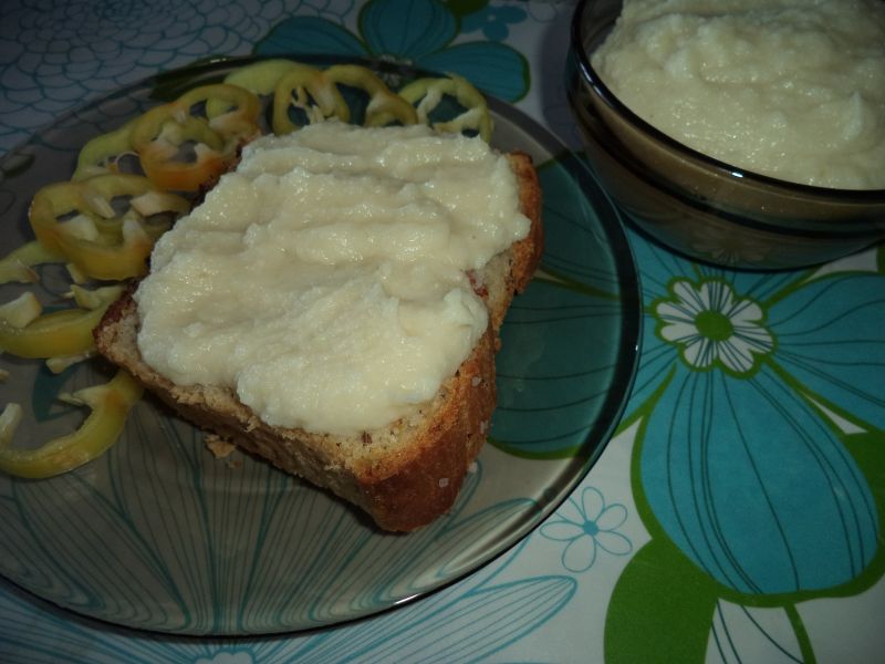 Pasta de conopida cu usturoi