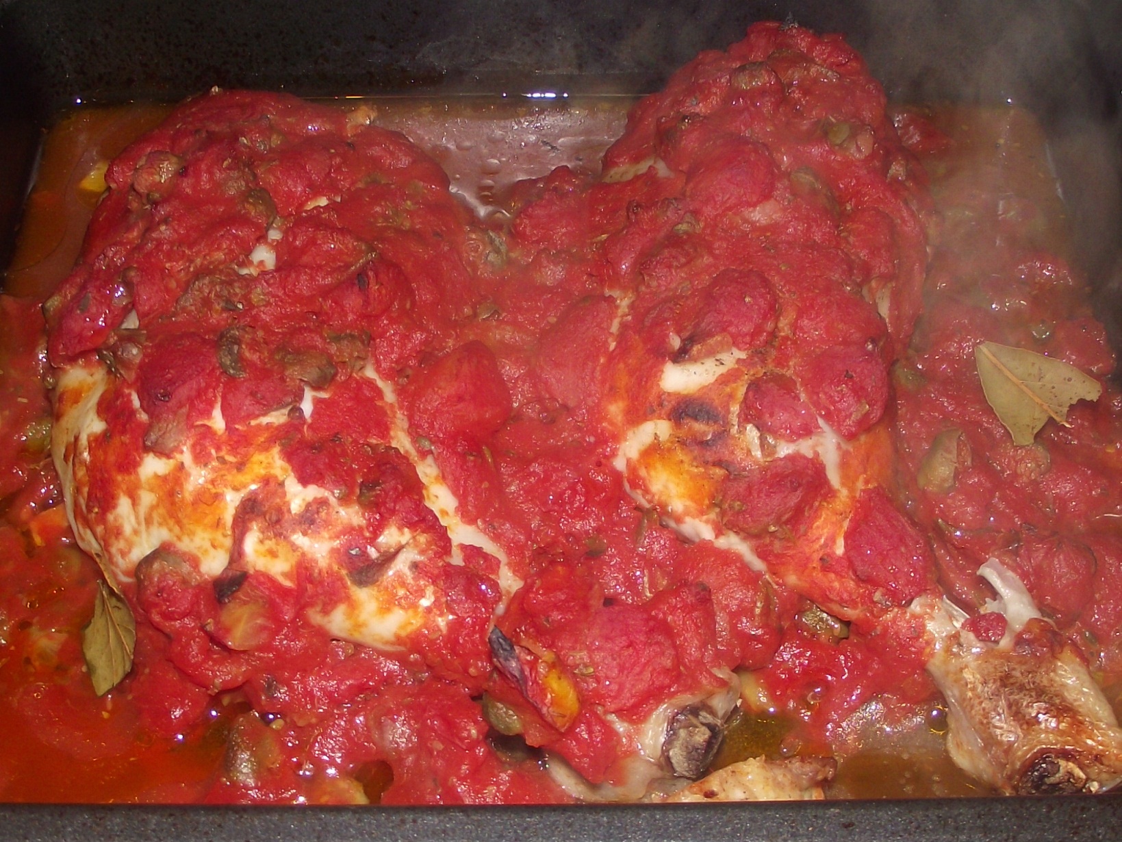 Pollo alla pizzaiola (Pui in sos de rosii)