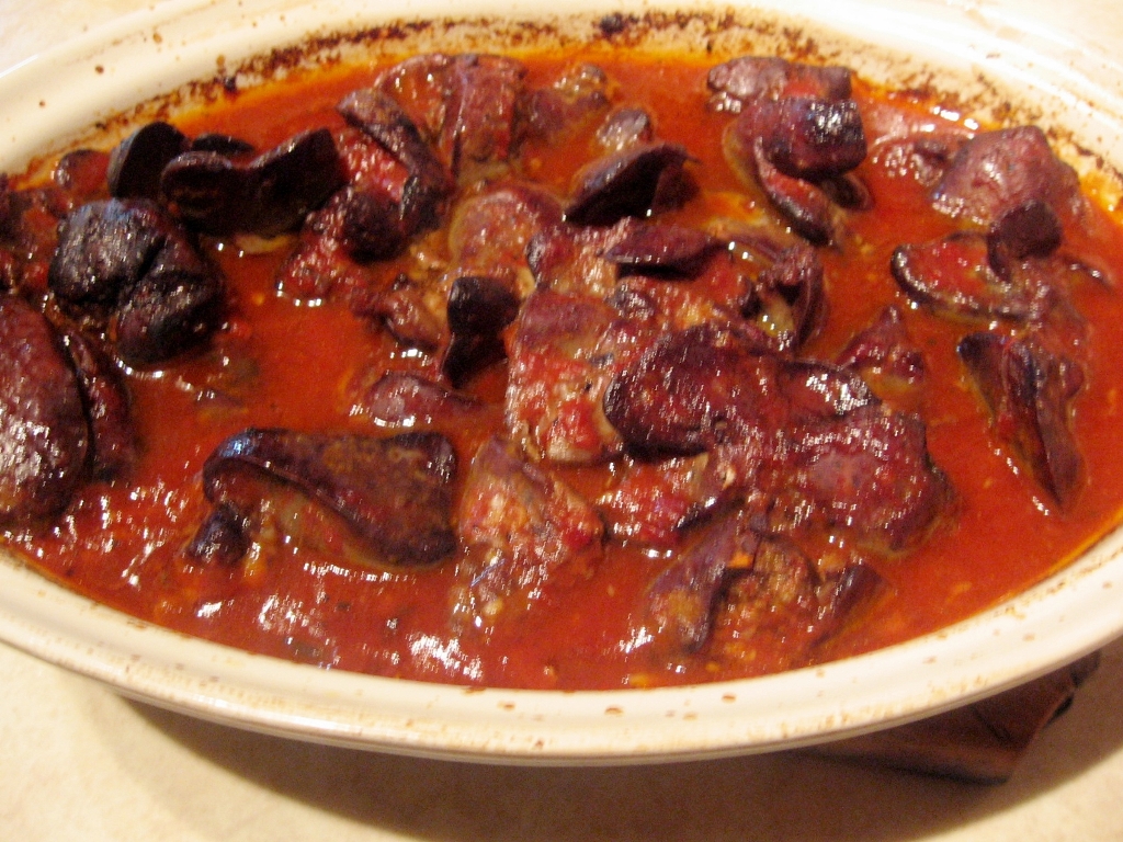 Curry cu basmati si ficat de pui in sos de rosii cu ardei copt