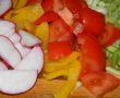 Salata cu fish-fingers-2