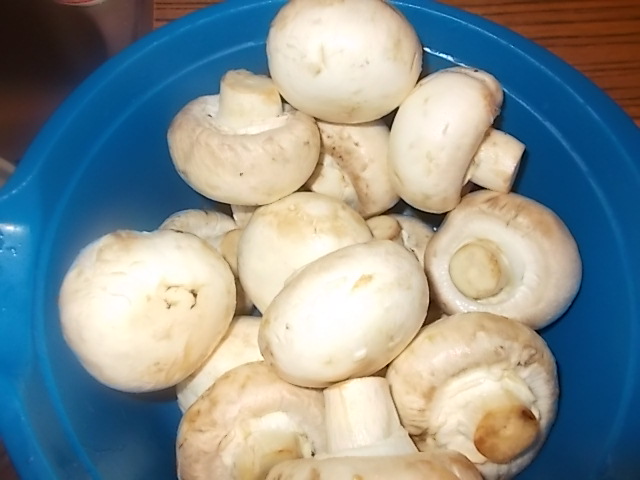 Ciuperci umplute la cuptor