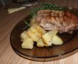 Antricot de vitel la gratar cu cartofi si salata rucola-9