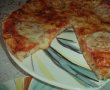 Pizza cu rosii si mozarella-8