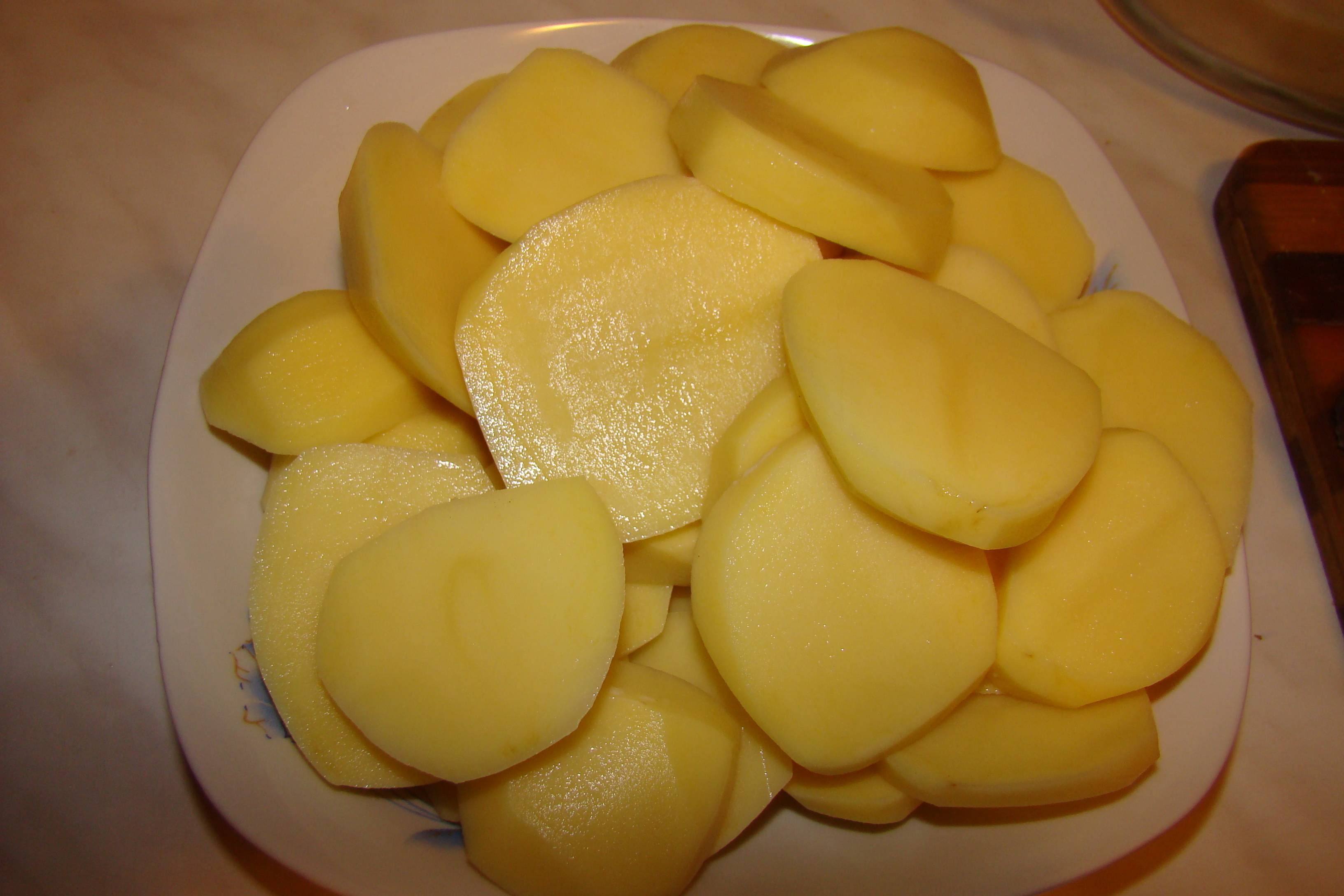Muschiulet afumat cu cartofi la cuptor