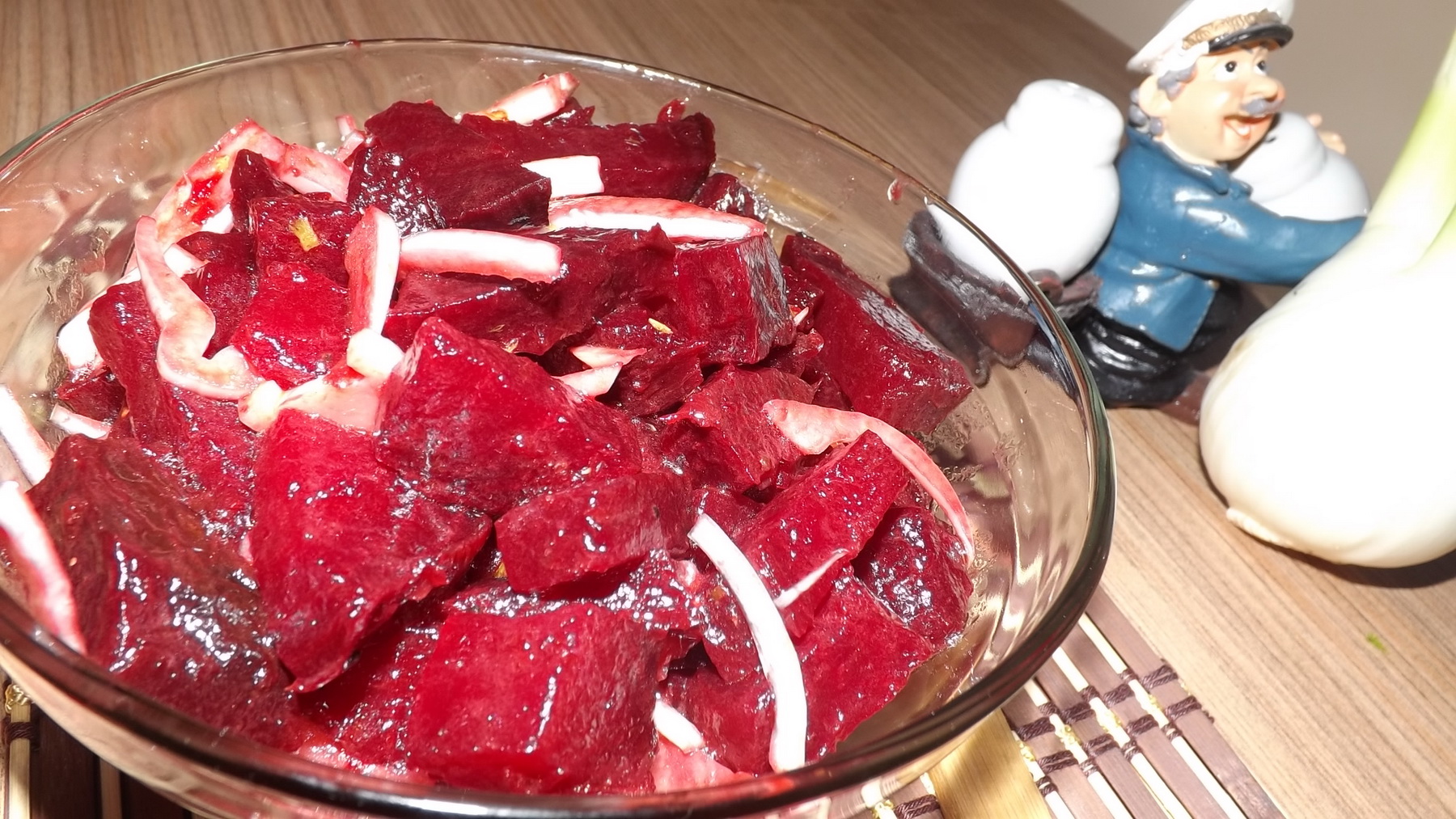 Salata de sfecla rosie cu fenicul