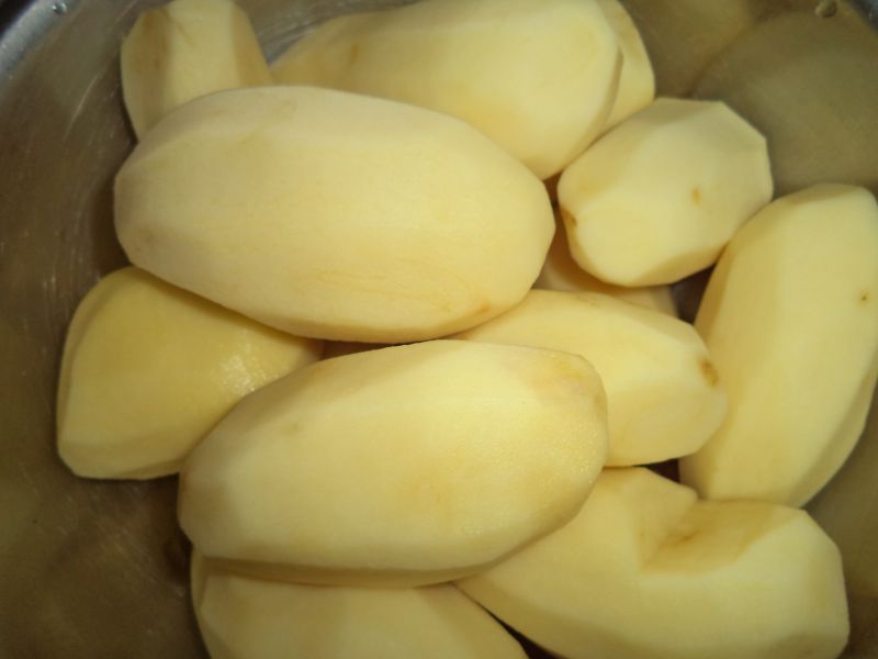 Cartofi la cuptor cu pasta de avocado