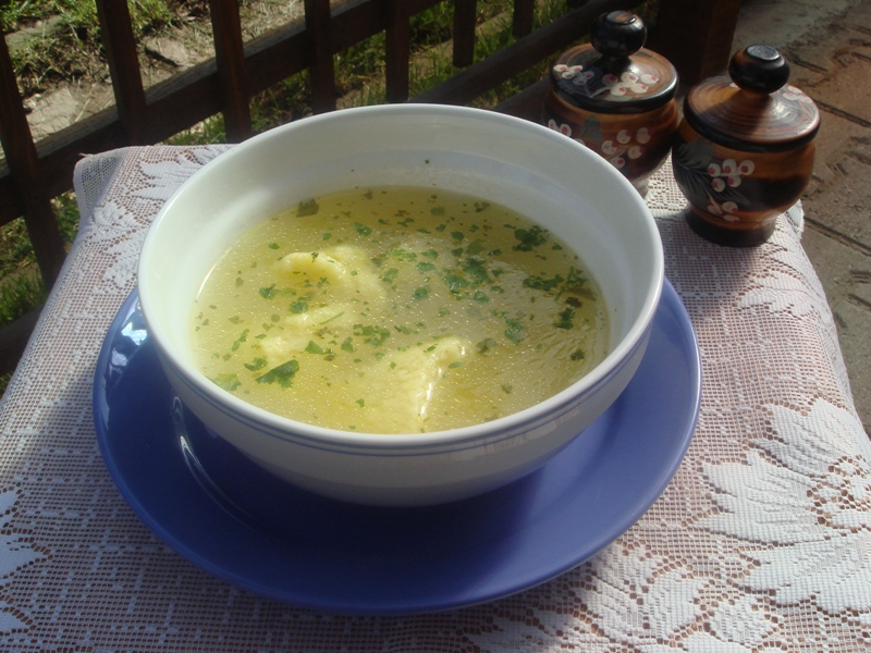 Supa de curcan cu galuste din gris
